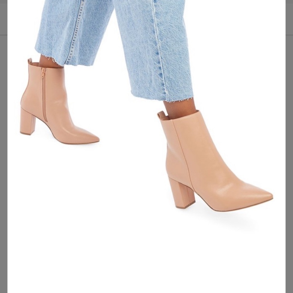 ✨ Olyvia Block heel bootie ✨